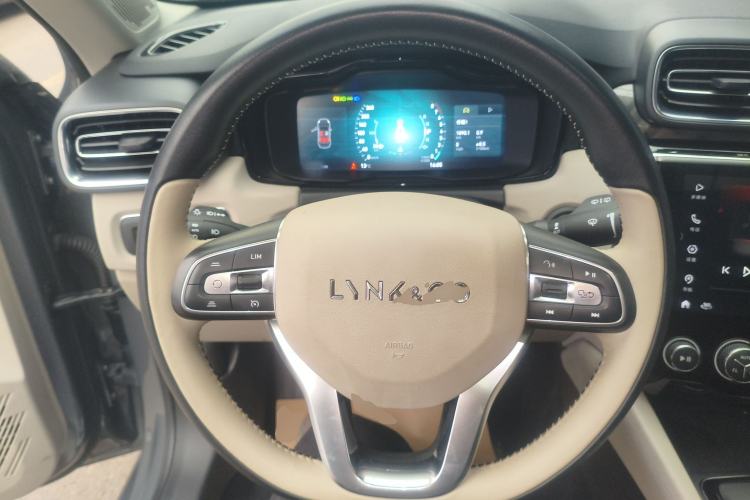 Used Lynk & Co 02 2018 1.5T DCT Two-Wheel Drive Zhaopu Version China V Standard
