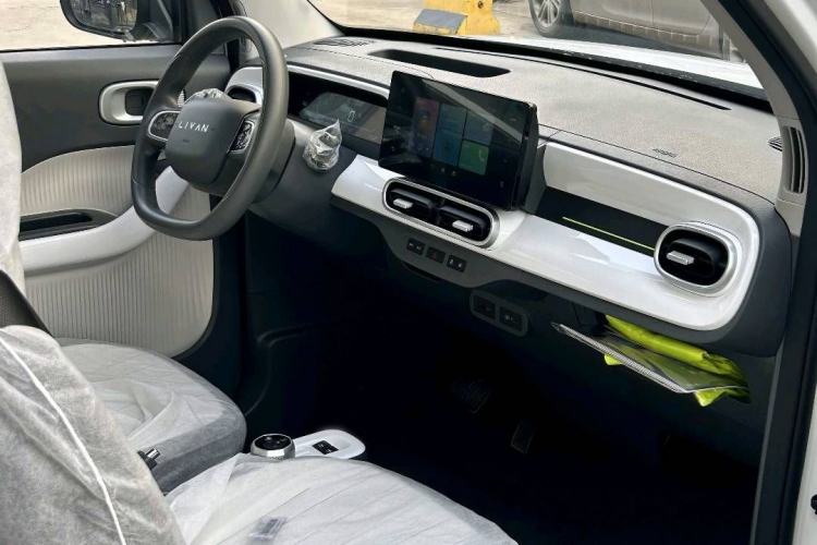 Used Livan Blue Balloon 2025 Model Dynamic Version Interior 4