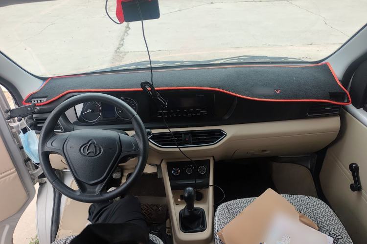 Used CHANGAN KUAYUE Xing V3 2023 1.5L Gasoline Standard Edition 2-Seat Van Center Console