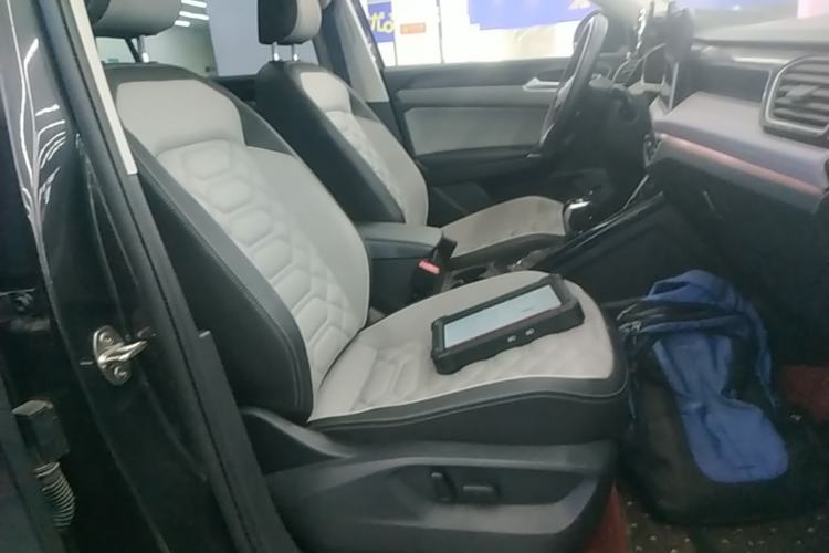 Used Volkswagen Tayron 2023 330TSI Two-Wheel-Drive Luxury Plus Advanced Version Right Front Seat