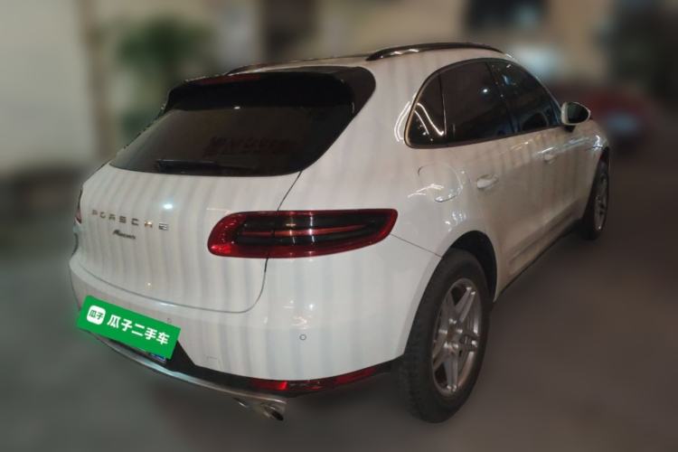 Used Porsche Macan 2017 Macan 2.0T Rear Right 45 Deg