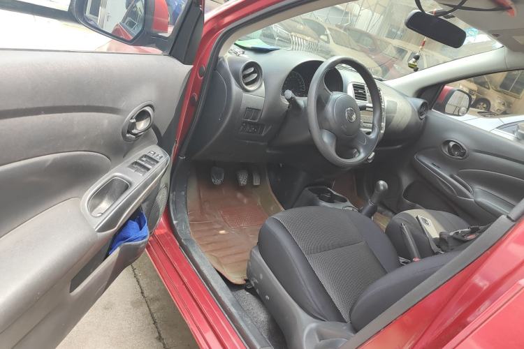 Used Nissan Sunny 2011 1.5XE Manual Comfort Edition Driver Seat