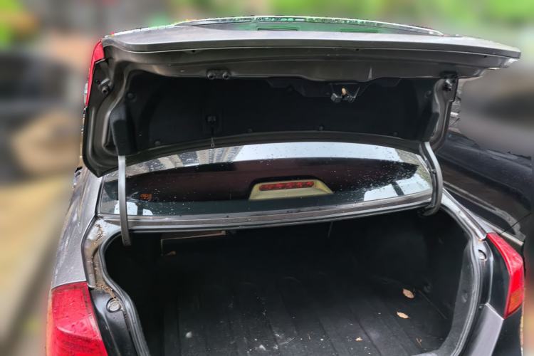 Used Buick Excelle 2011 1.6LX-AT Trunk