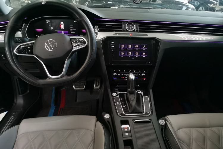 Used Volkswagen Magotan 2023 2 Million Units Limited Edition 330TSI DSG Leading Version Center Console