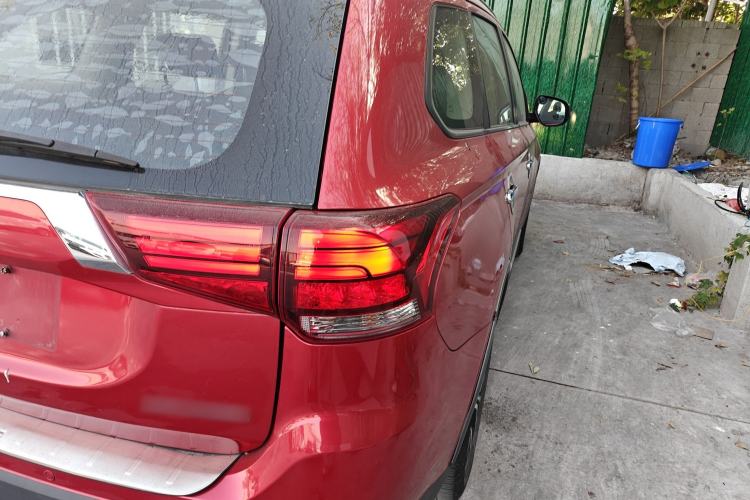 Used Mitsubishi Outlander 2018 2.0L Two-Wheel Drive Glory Edition 5 Seats
