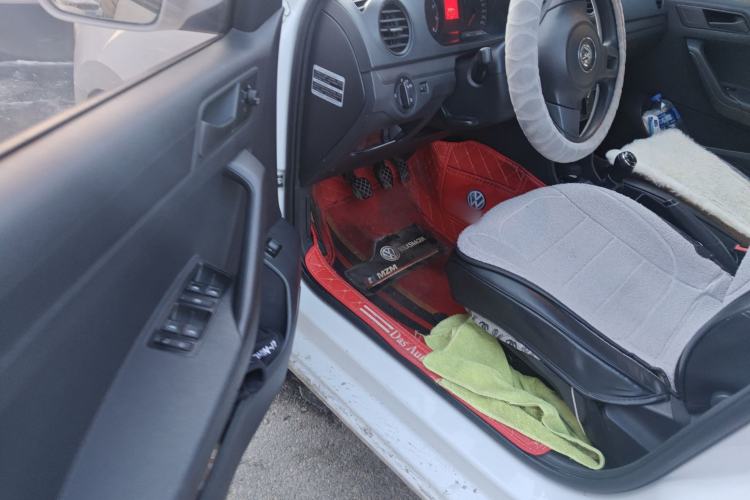 Used Volkswagen Jetta 2015 Zhuihui Edition 1.4L Manual Fashion Model