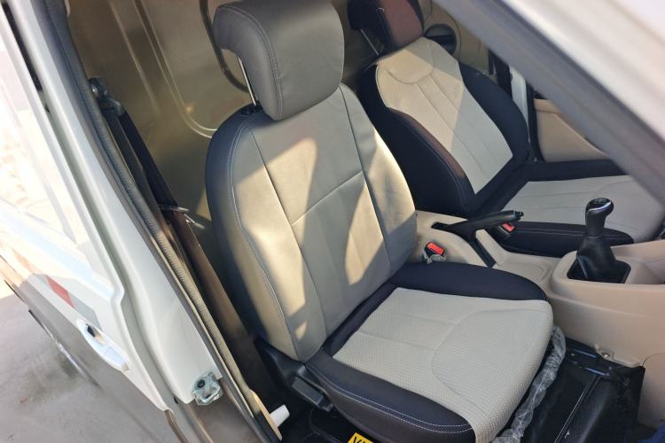 Used CHANGAN KUAYUE Xing V5 2021 1.6L Jinbao Edition Luxury Version DAM16KR