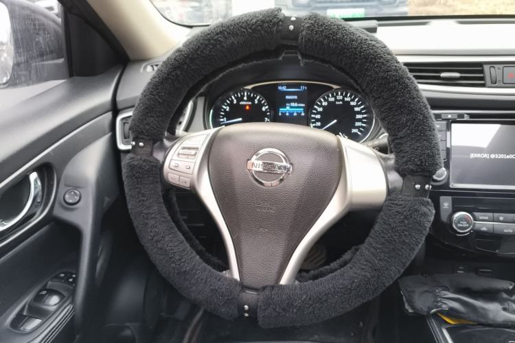Used Nissan X-Trail 2015 2.0L CVT Comfort MAX Edition 2WD Steering Wheel