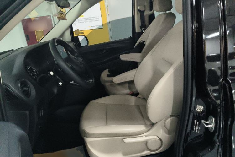 Used Mercedes-Benz Vito 2016 2.0T Elite Edition Left Front Seat