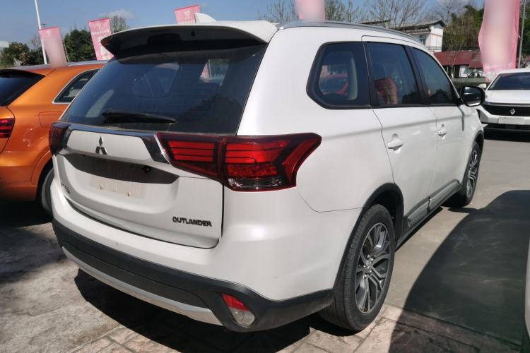 Used Mitsubishi Outlander 2018 2.0L Two-Wheel Drive Glory Edition 5 Seats
