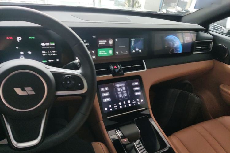 Used Li Auto ONE 2020 Extended-Range 6-Seater Version Center Console