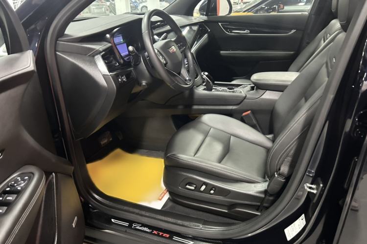 Used Cadillac XT6 2021 2.0T 7-Seater Two-Wheel-Drive Luxury Version
