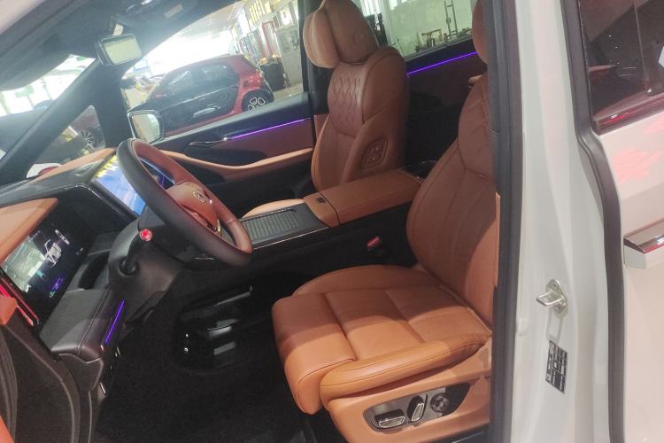 Used GAC Trumpchi Xiangwang M8 2025 Kunkun Series Ultra First-Class Cabin