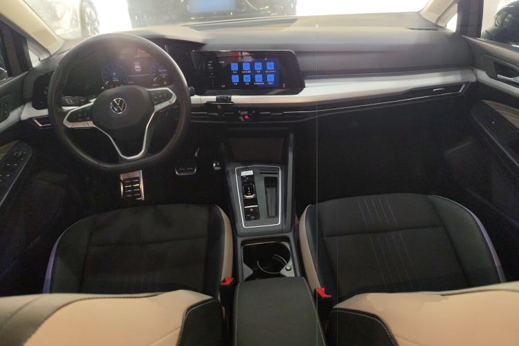 Used Volkswagen Golf 2021 280TSI DSG Pro Center Console