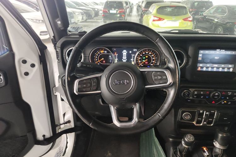 Used Jeep Wrangler 2019 2.0T Sahara Four-Door Version China VI Emission Standard