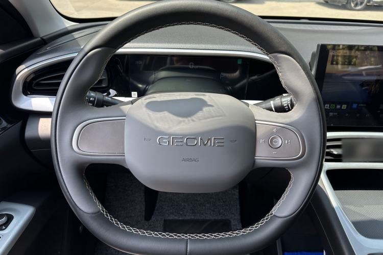 Used Geely Galaxy Geome 2026 Model 310km Youth Edition Interior 3