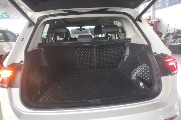 Used Volkswagen Tiguan L 2022 330TSI Automatic Two-Wheel Drive R-Line Enhanced Edition
