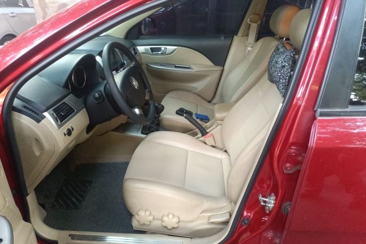 Used Buick Excelle 2013 1.5L Manual Classic Model
