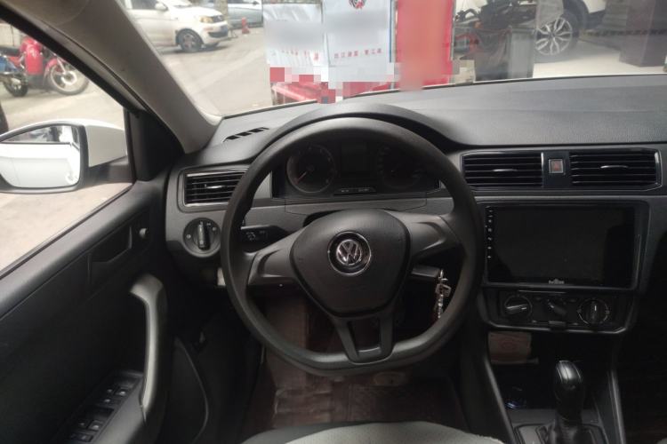 Used Volkswagen Santana 2016 1.6L Automatic Fashion Edition
