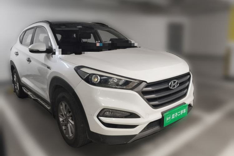 Used Hyundai Tucson 2015 1.6T Dual-Clutch Two-Wheel-Drive Smart Model Front Right 45 Deg