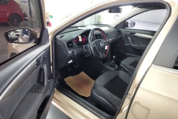 Used Volkswagen Lavida 2013 Revised Classic 1.6L Manual Fashion Edition