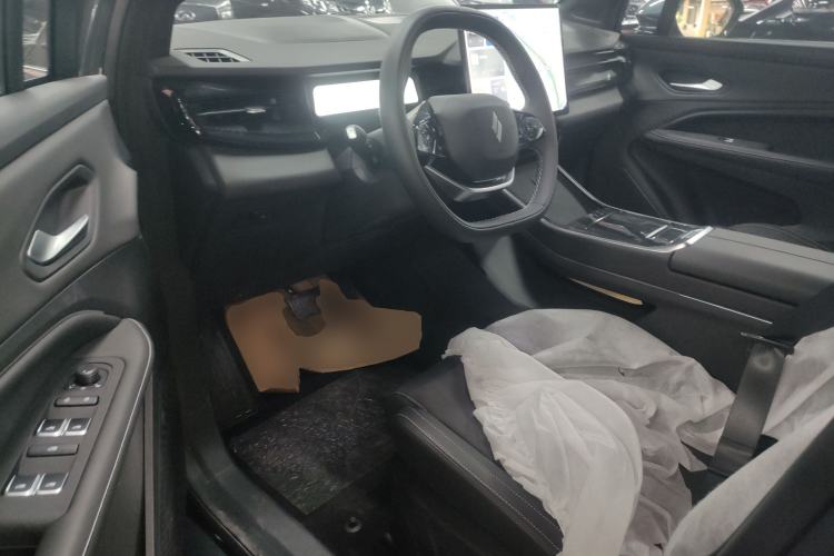 Used Livan 7 2023 605 km ZHU FENG
