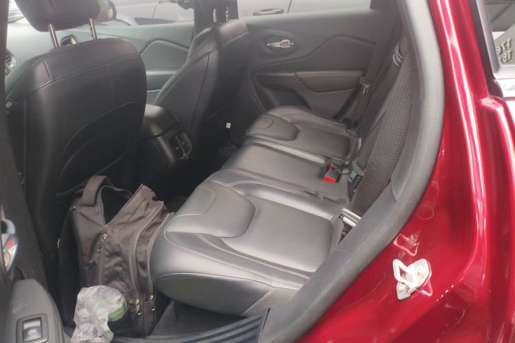 Used Jeep Cherokee 2016 2.0L Superior Edition