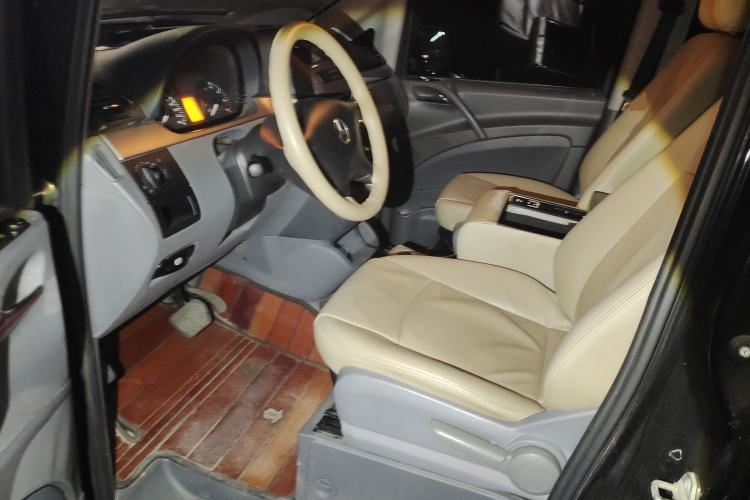 Used Mercedes-Benz Vito 2011 2.5L Elite Edition