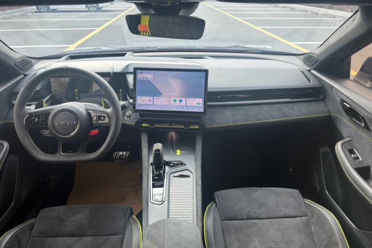 Used Lynk & Co 03 2023 03+ 2.0TD Automatic Yufeng Edition Interior 4