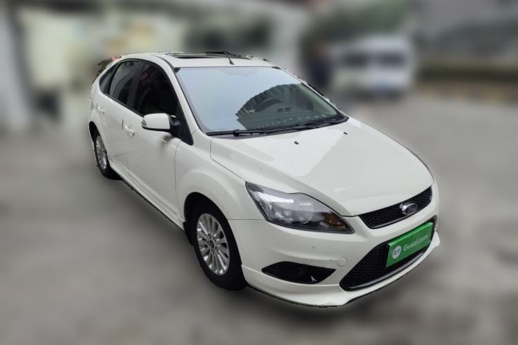 Used Ford Focus 2013 Hatchback Classic 1.8L Automatic Fashion Edition Front Right 45 Deg
