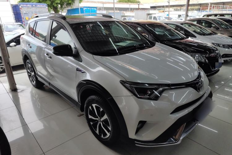 Used Toyota RAV4 2018 2.0L CVT Two-Wheel Drive Fashion X Edition