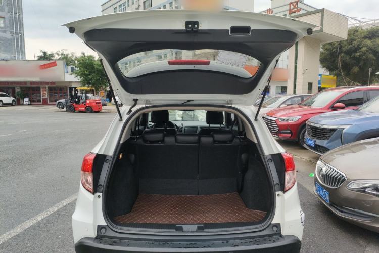 Used Honda Vezel 2017 1.5L CVT 2WD Comfort Model Trunk