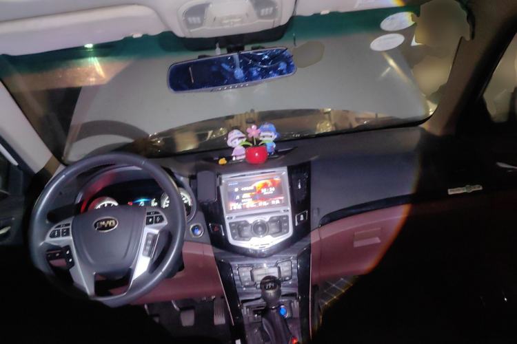 Used BYD Surui 2015 Revised Version 1.5L Manual Luxury Edition
