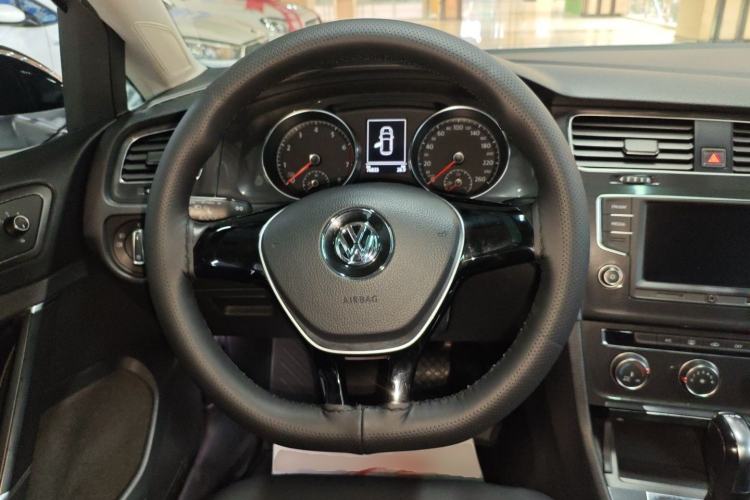 Used Volkswagen Golf 2017 230TSI Automatic Comfort Edition – Celebrating Milestone of One Million Units
