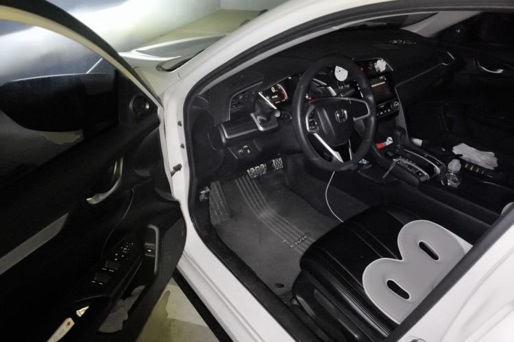 Used Honda Civic 2019 220TURBO CVT Dynamic Edition China VI Emission Standard Interior 3