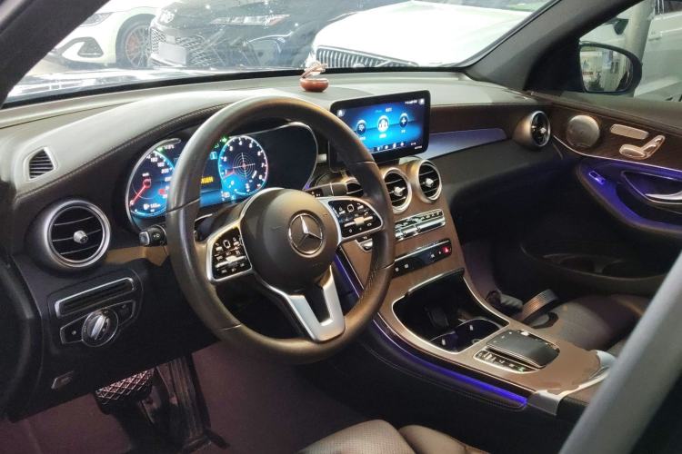 Used Mercedes-Benz GLC 2020 Facelift GLC 260 L 4MATIC Luxury Edition
