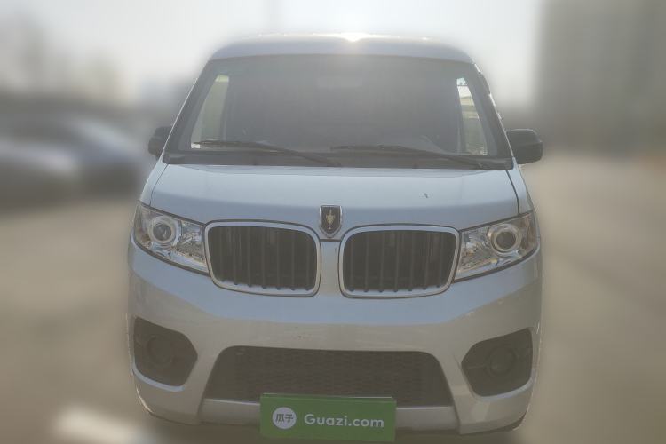 Used Jinbei Hiace X30 2023 1.5L Super-Enjoyment Van 2/5 Seats Non-Air-Conditioned Version SWC15M Front