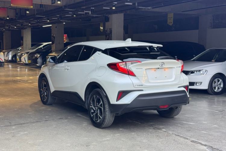 Used Toyota C-HR 2018 2.0L Leading with Sunroof China VI Standard
