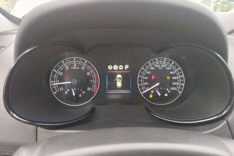 Used Dongfeng Fengdu MX5 2016 2.0L Automatic Flagship Edition