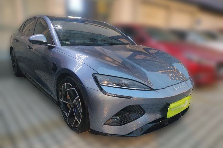 Used BYD Seal 2022 700 km Long-Range Rear-Wheel-Drive Version Front Right 45 Deg