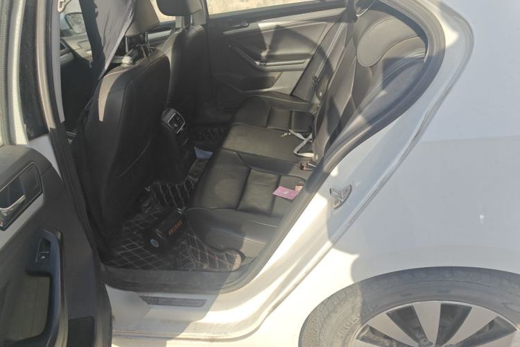 Used Volkswagen Sagitar 2017 1.6L Manual Comfort Model
