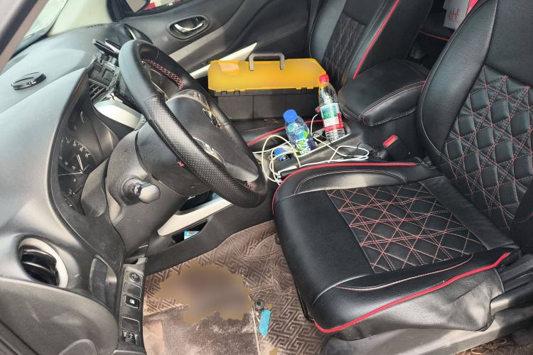 Used Nissan Navara 2017 2.5L Automatic 4x4 Luxury Edition QR25 Left Front Seat