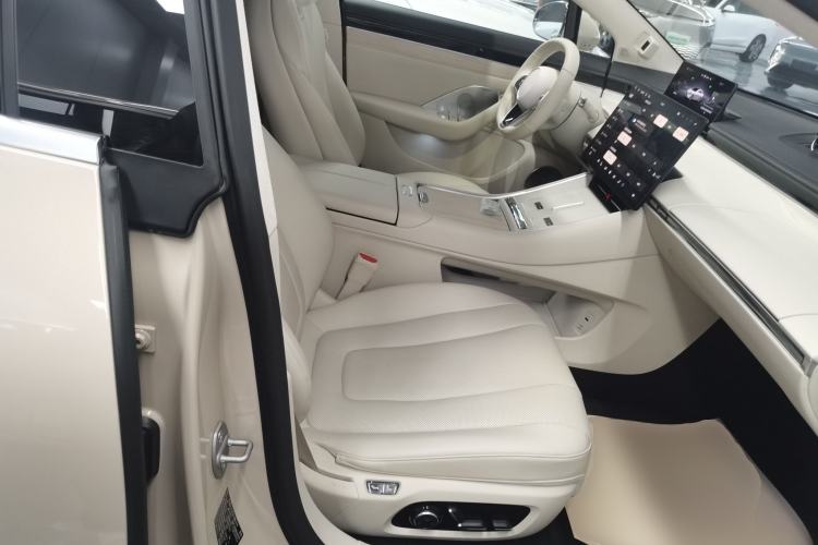 Used Hima Luxeed S7 2025 855 km Max Right Front Seat