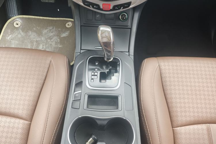 Used BYD S7 2016 2.0T Automatic Prestige Plus Gear Lever