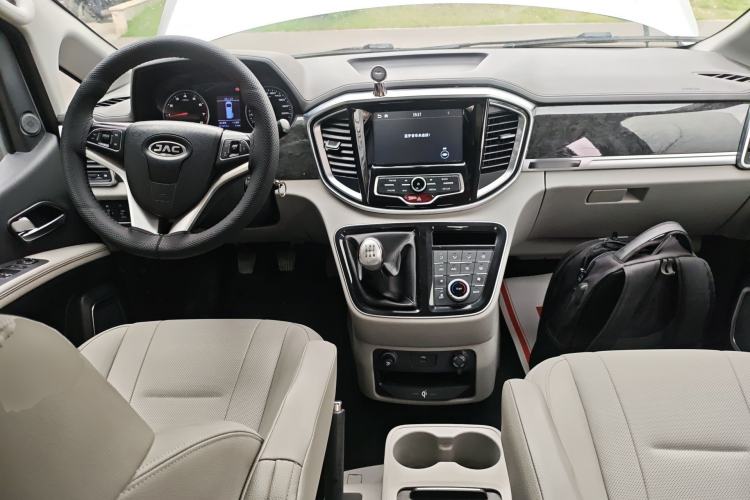 Used JAC Refine M4 2016 2.0L Manual Luxury Version