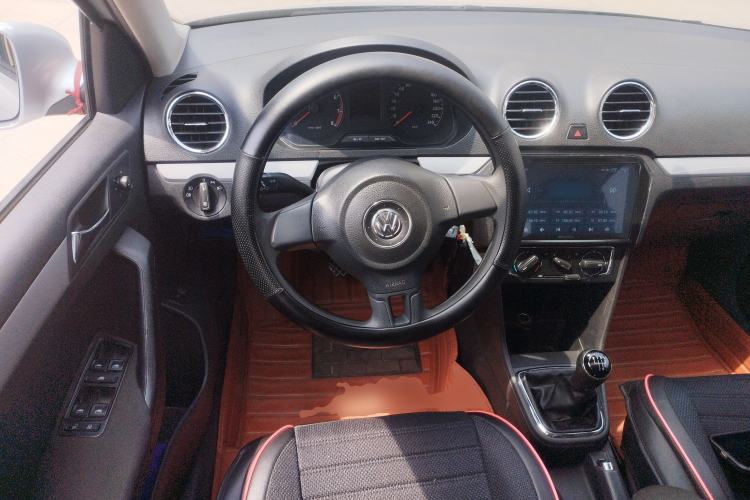 Used Volkswagen Jetta 2015 1.6L Manual Comfort Model Steering Wheel