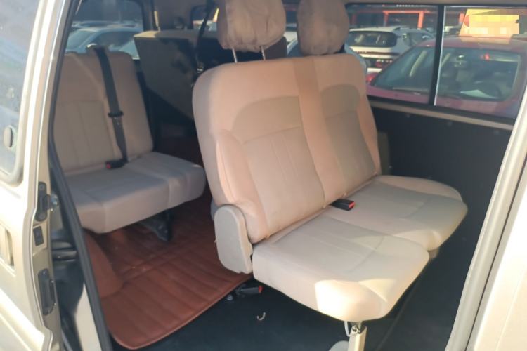 Used FORTHING Lingzhi 2022 M5L 1.6L Utility Model 7 Seats
