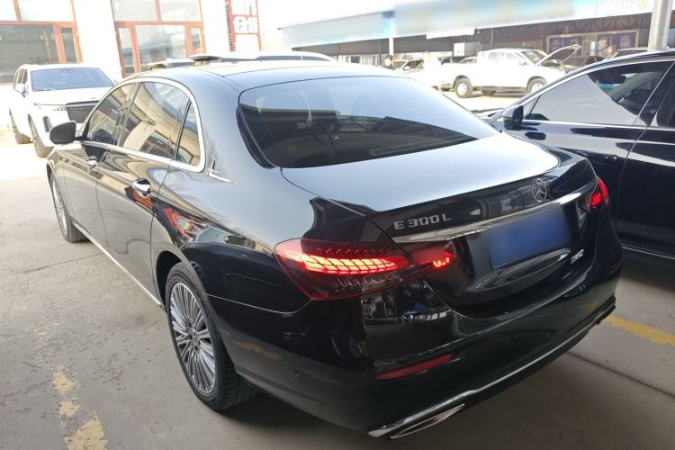 Used Mercedes-Benz E-Class 2022 Second Facelift E 300 L Fashion Edition
