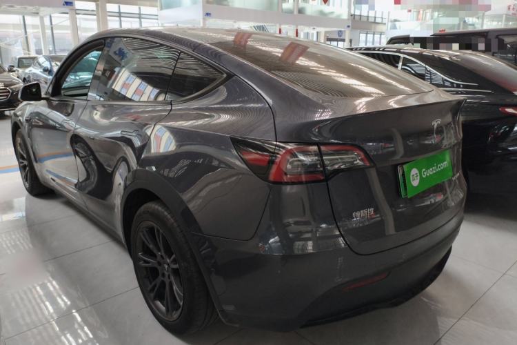 Used Tesla Model Y 2023 Rear-Wheel-Drive Version Exterior 2