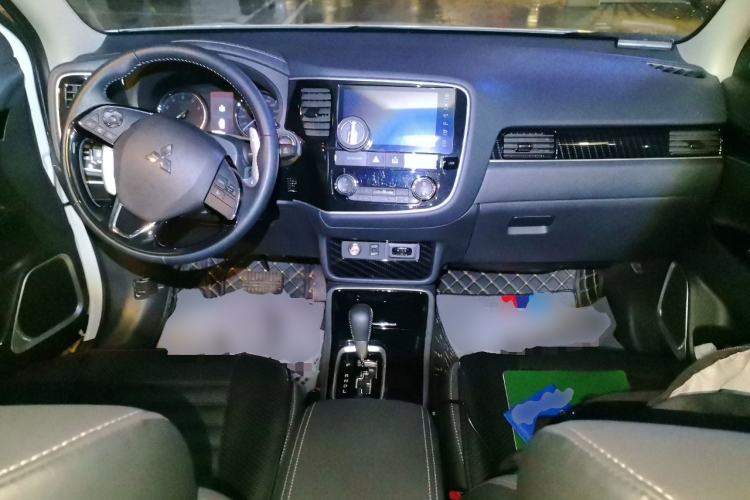 Used Mitsubishi Outlander 2021 2.4L 4x4 DynaDrive Edition 5 Seats
